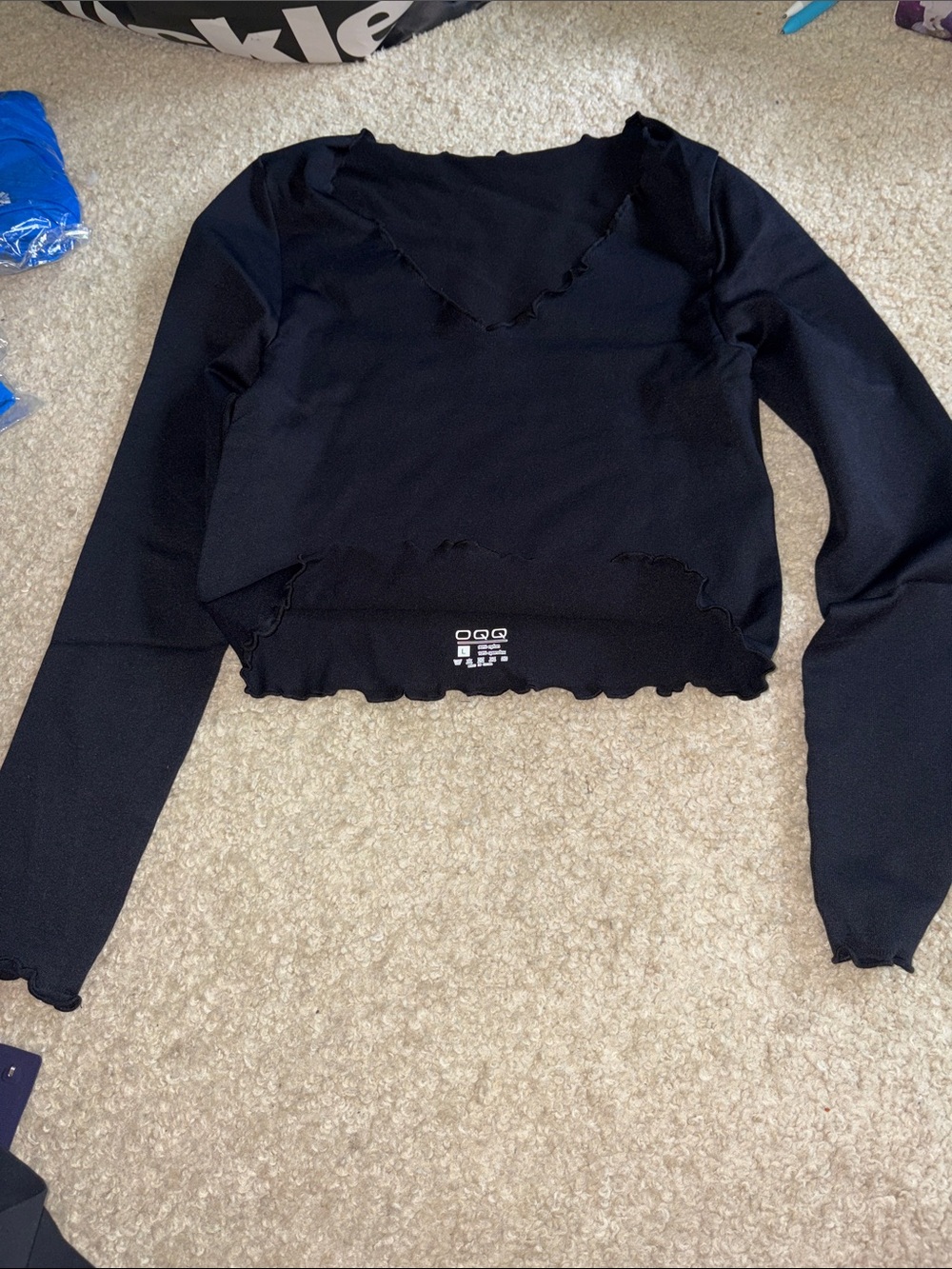 Ruffled Hem Long Sleeve Crop Top - Black